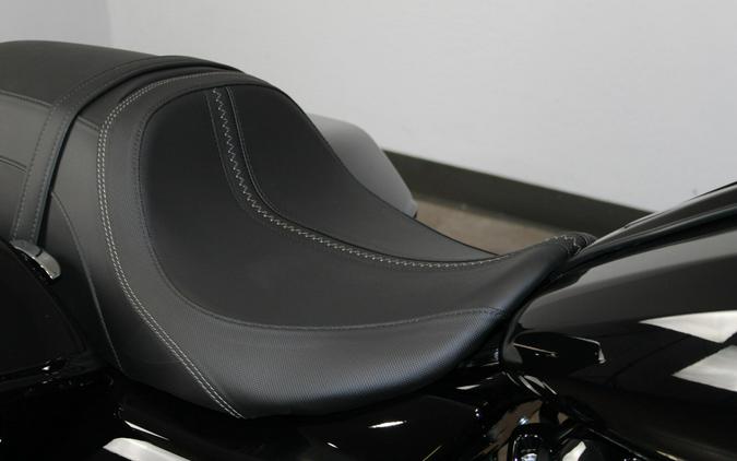 2026 Harley-Davidson® Road Glide® VIVID BLACK