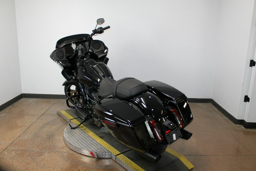 2026 Harley-Davidson® Road Glide® VIVID BLACK