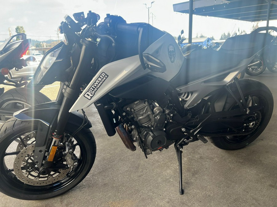 2023 KTM 790 DUKE