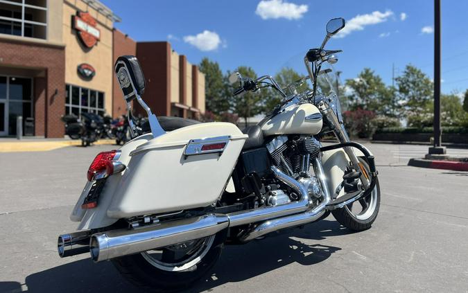 2014 Harley-Davidson® FLD Switchback™ MOROCCO GOLD 305319