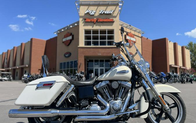 2014 Harley-Davidson® FLD Switchback™ MOROCCO GOLD 305319