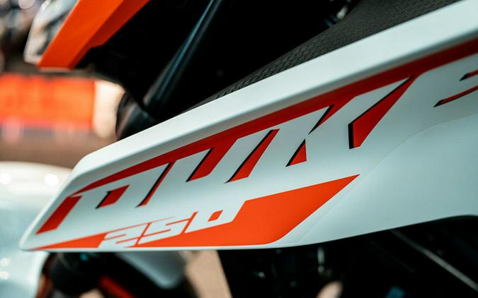 2024 KTM Duke 250