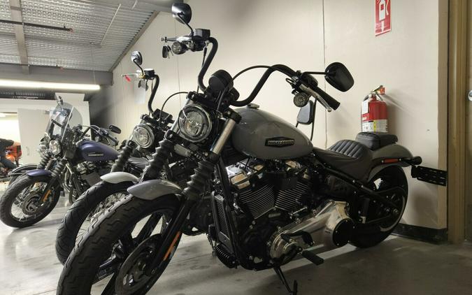 2026 Harley-Davidson® Street Bob® Dark Billiard Gray