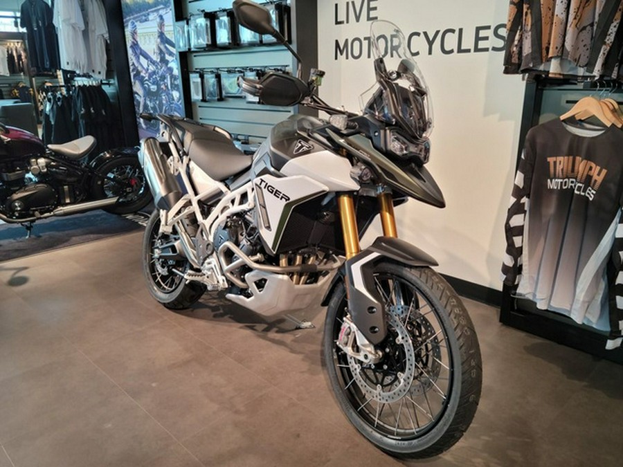 2024 Triumph Tiger 900 Rally Pro Matt Khaki Green / Matt Phanto Rally Pro