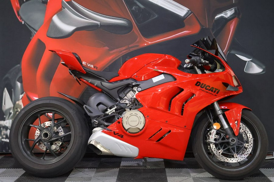 2022 Ducati Panigale V4 Ducati Red