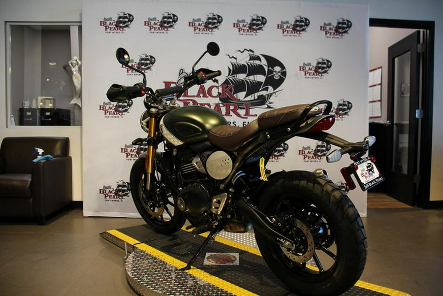 2026 Triumph SCRM400X KHAKI GREEN