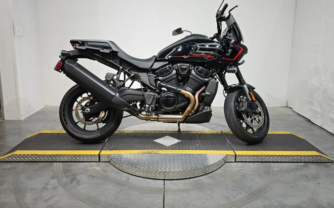 RA1250ST 2025 Pan America® 1250 ST