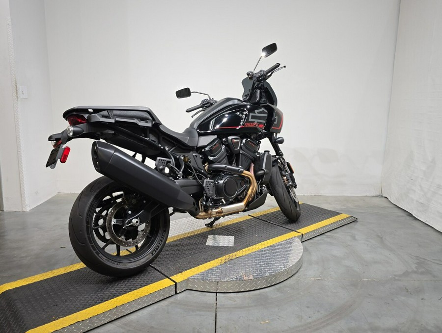 RA1250ST 2025 Pan America® 1250 ST