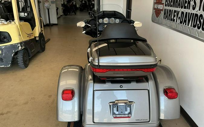 2017 Harley-Davidson® FLHTCUTG - Tri Glide® Ultra