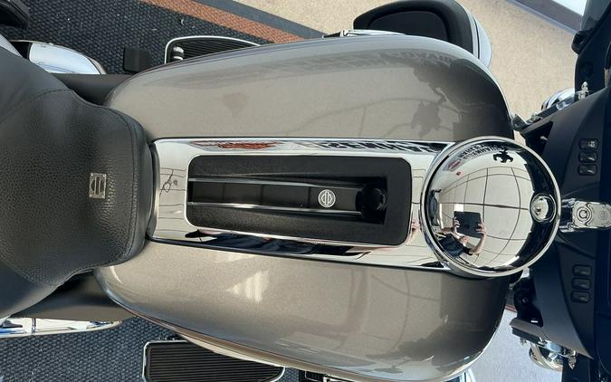 2017 Harley-Davidson® FLHTCUTG - Tri Glide® Ultra