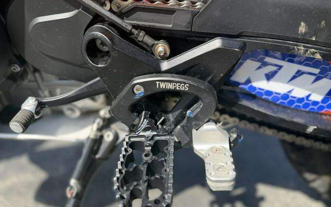 2022 KTM Adventure 890 R