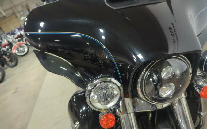 2014 Harley-Davidson® Electra Glide® Ultra Classic® Vivid Black