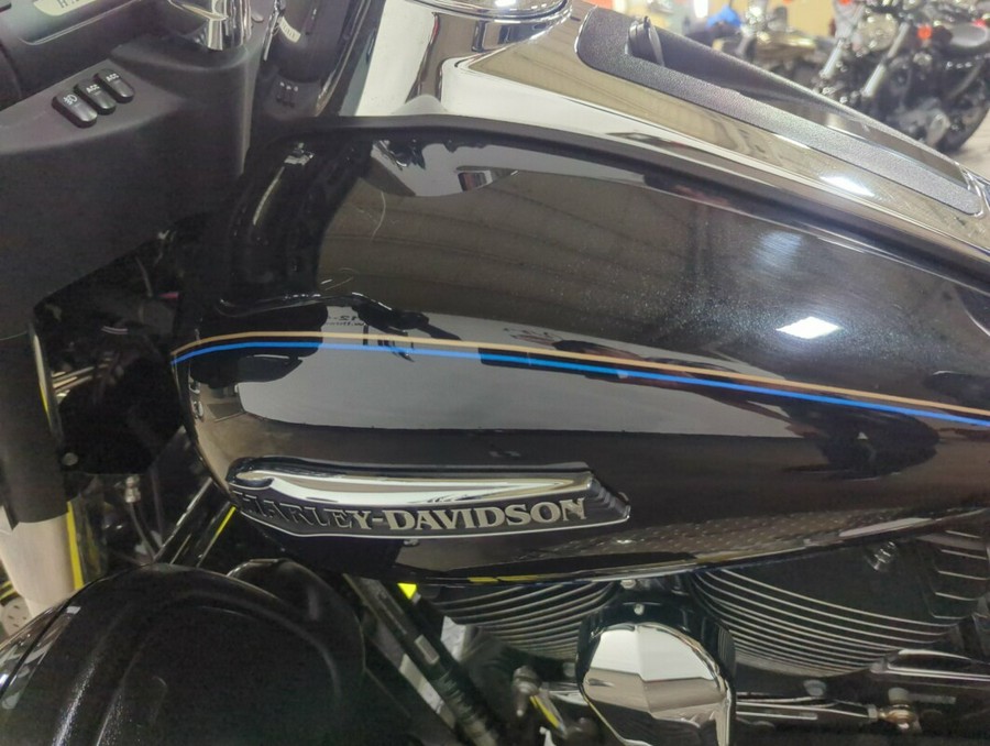 2014 Harley-Davidson® Electra Glide® Ultra Classic® Vivid Black
