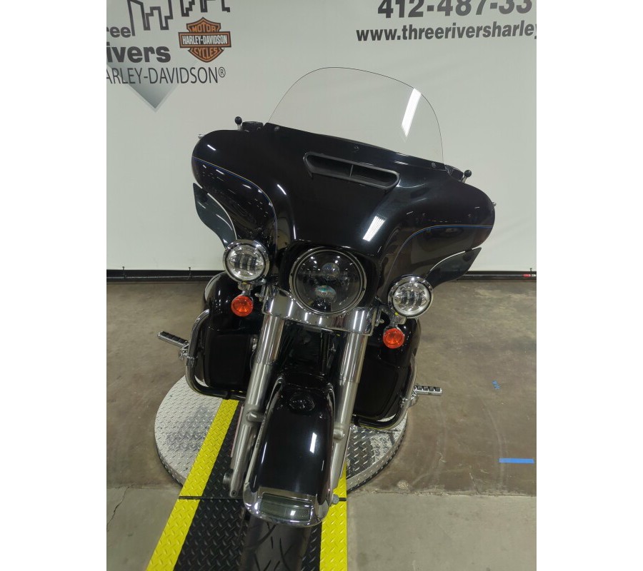 2014 Harley-Davidson® Electra Glide® Ultra Classic® Vivid Black