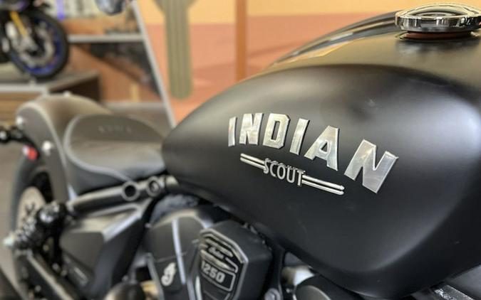 2026 Indian Scout Bobber Limited +Tech Black Smoke