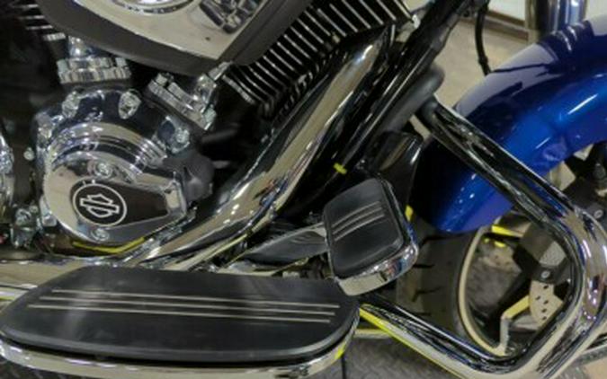 2024 Harley-Davidson® Street Glide® Blue Burst Chrome Trim