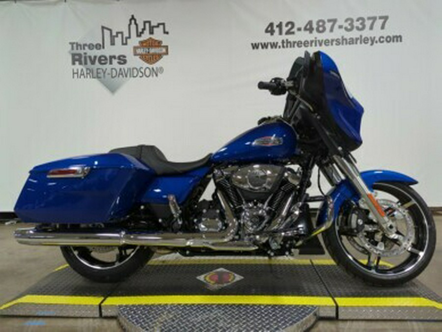 2024 Harley-Davidson® Street Glide® Blue Burst Chrome Trim