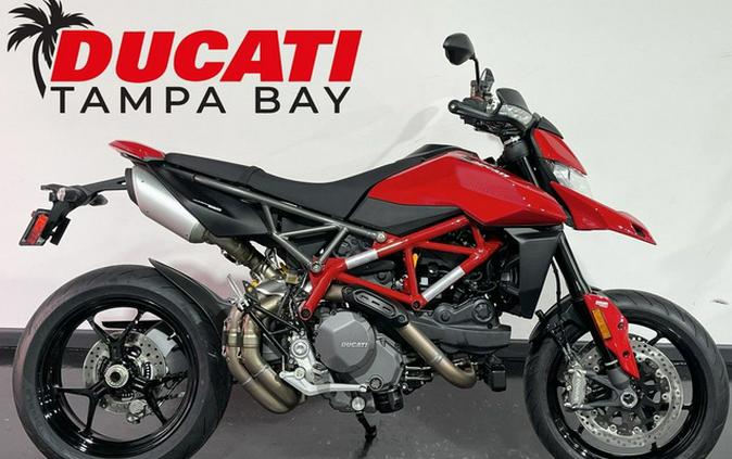 2024 Ducati Hypermotard 950 Red