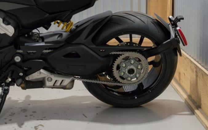 2026 Ducati Diavel V4 Black Roadster