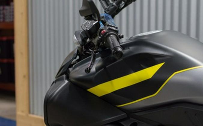 2026 Ducati Diavel V4 Black Roadster