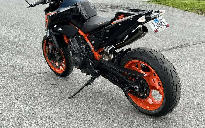 2023 KTM 890 Duke R