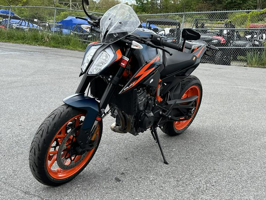 2023 KTM 890 Duke R