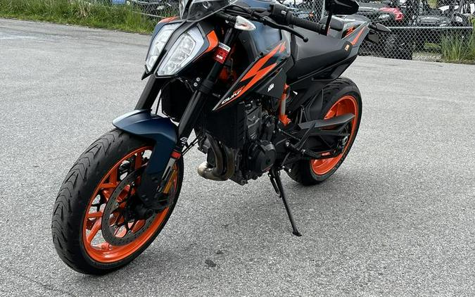 2023 KTM 890 Duke R