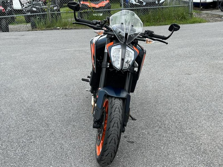 2023 KTM 890 Duke R