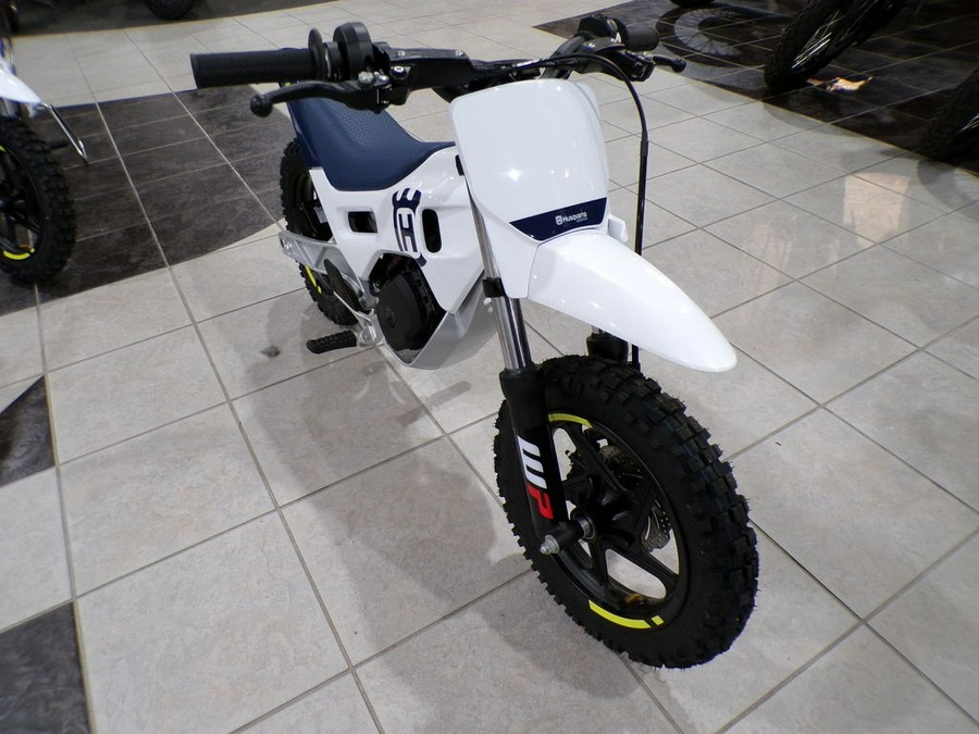 2024 Husqvarna® EE 2