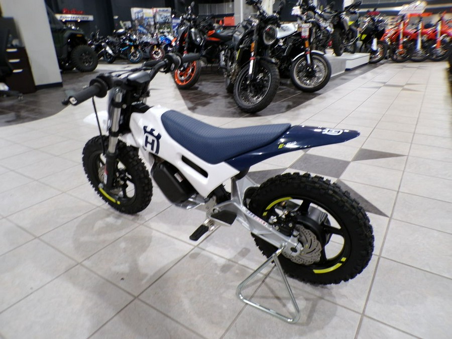 2024 Husqvarna® EE 2