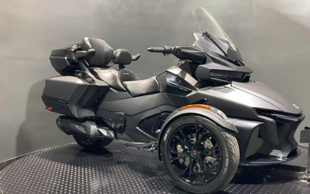 2022 Can-Am® Spyder RT Limited Dark Wheels