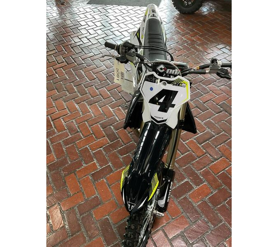 2025 Triumph TF 450-RC Edition Jet Black/Pure White