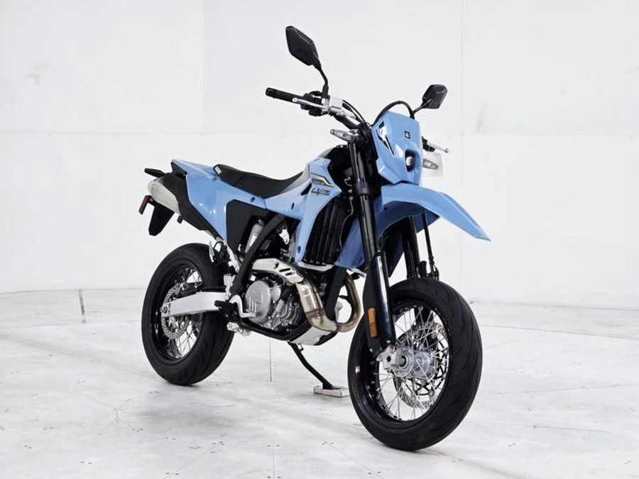 2025 Suzuki DR-Z4SM