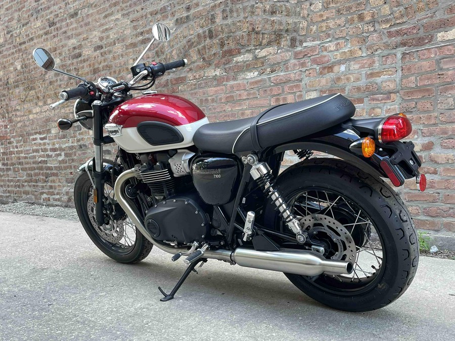 2025 Triumph Bonneville T100