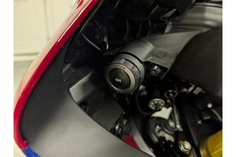 2025 Honda CBR1000RR-R Fireblade SP