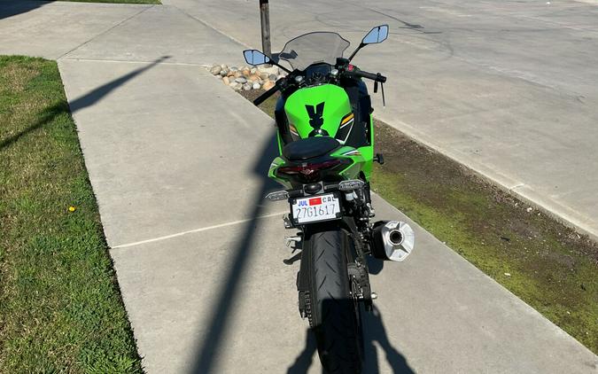 EX500HSFNL 2025 Ninja® 500