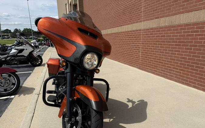 2020 Harley-Davidson® Street Glide® Special Scorched Orange/Silver Flux