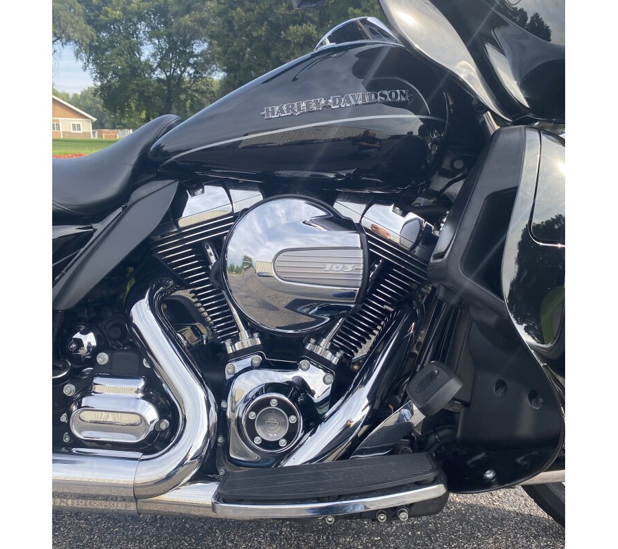 2014 Harley-Davidson Electra Glide Ultra Limited Vivid Black