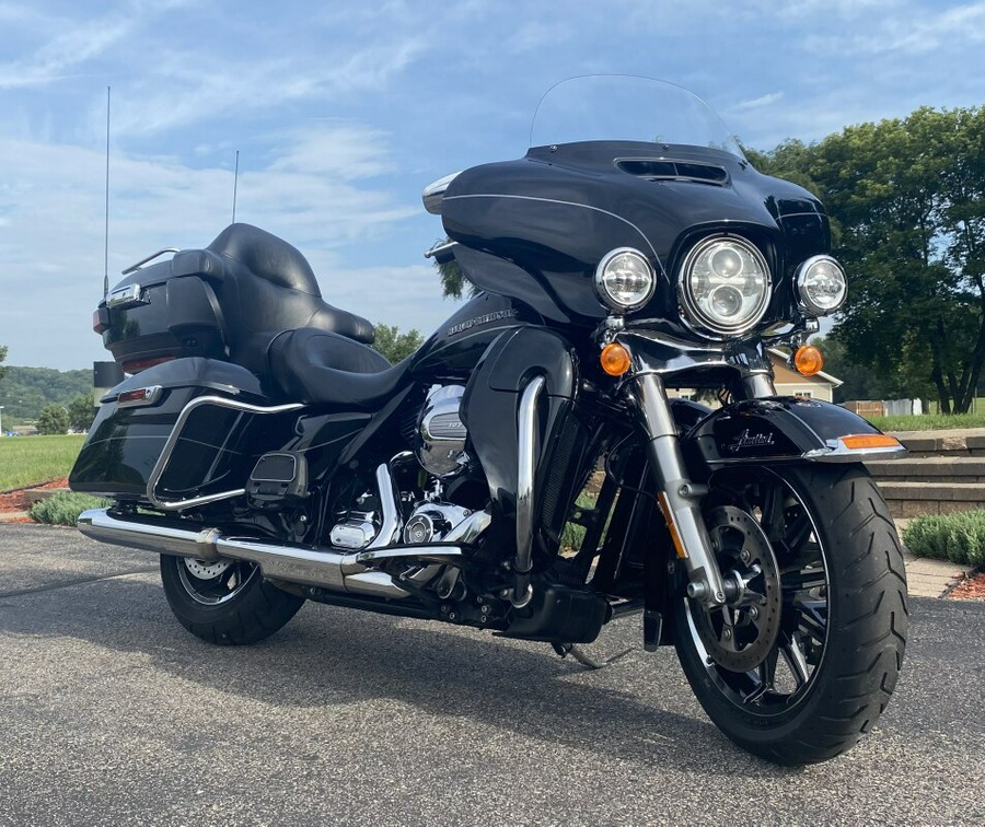 2014 Harley-Davidson Electra Glide Ultra Limited Vivid Black