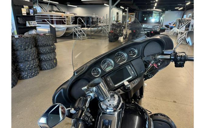 2015 ELECTRA GLIDE ULTRA CLASSIC LOW - Harley-Davidson®