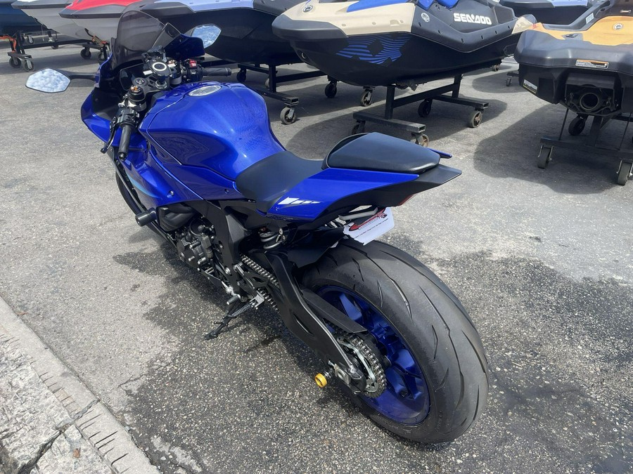 2024 Yamaha YZF-R1