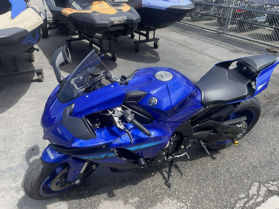 2024 Yamaha YZF-R1