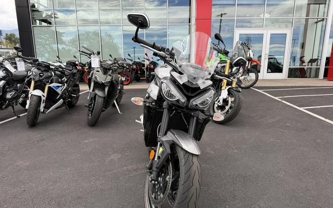 2024 Triumph Street Triple 765 R Silver Ice
