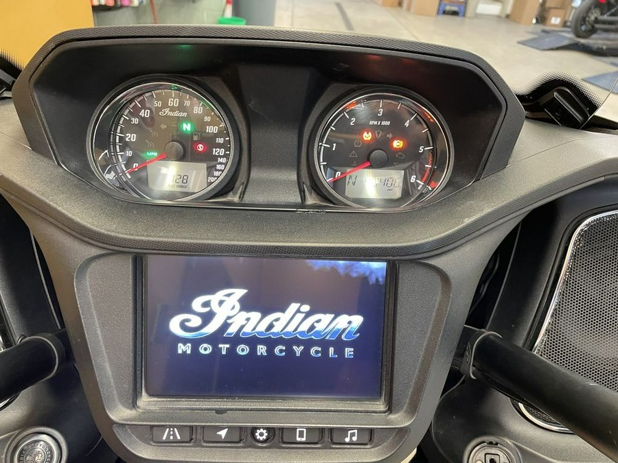 2021 Indian Motorcycle® Challenger® Titanium Smoke