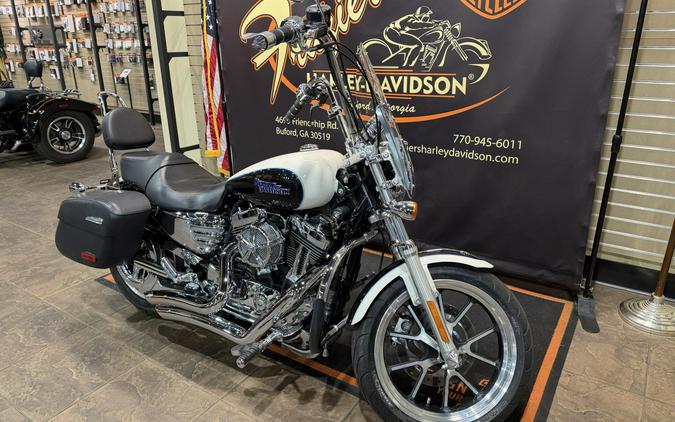 2014 Harley-Davidson® SuperLow® 1200T B WHT/MDNTE PRL W/ PINSTRIP