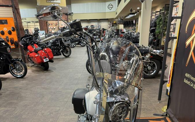 2014 Harley-Davidson® SuperLow® 1200T B WHT/MDNTE PRL W/ PINSTRIP