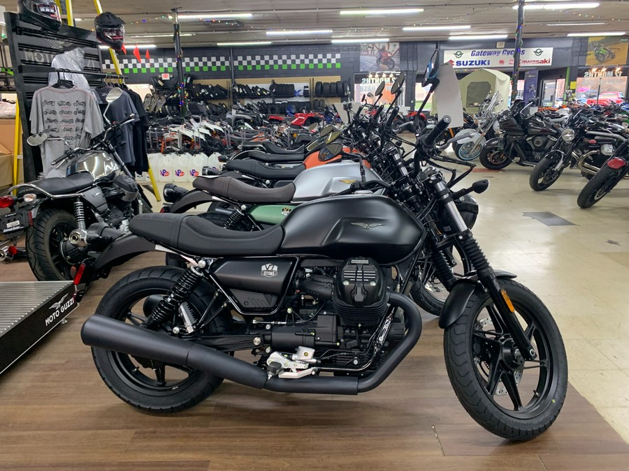 2021 Moto Guzzi V7 Stone E5