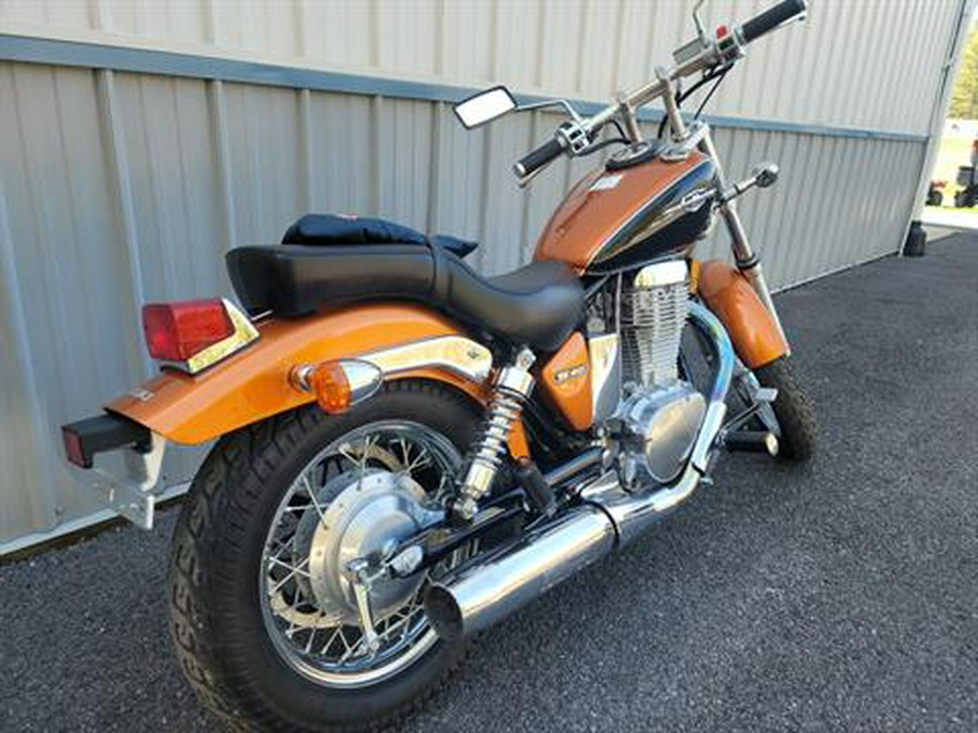 2014 Suzuki Boulevard S40