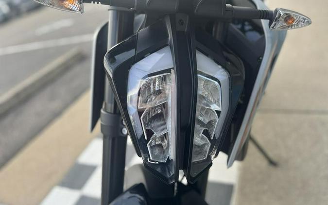 2023 KTM 790 Duke