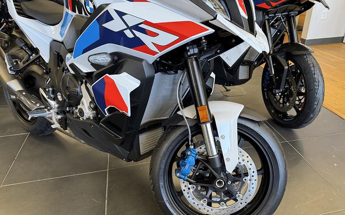 2026 BMW M1000XR